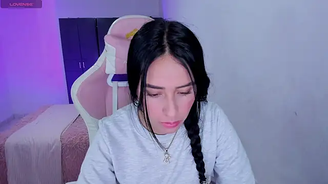 Tinylottie online show from May 2026 12:42:01 AM
