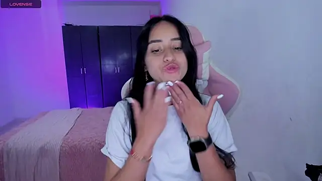 Tinylottie online show from May 2026 12:51:02 AM