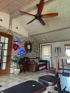 Snapshot of LushianaFitness chatting on November 2025 03:26:01 PM LushianaFitness online show from November 2025 03:26:01 PM