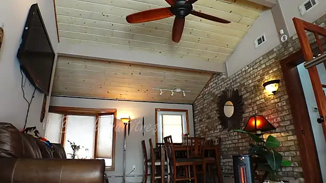 Snapshot of LushianaFitness chatting on January 2025 05:34:02 PM LushianaFitness online show from January 2025 05:34:02 PM