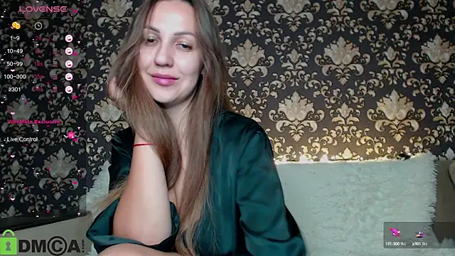 Estel Loewe online show from September 2025 01:39:01 PM