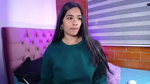 Maeena online show from December 2024 09:00:02 PM