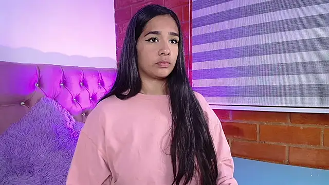 Maeena online show from December 2024 11:21:01 PM