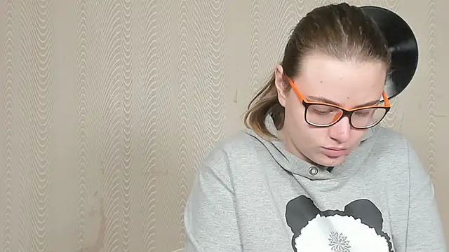 Snapshot of Seductive_She_Wolf chatting on February 2026 03:52:01 PM Seductive She Wolf online show from February 2026 03:52:01 PM