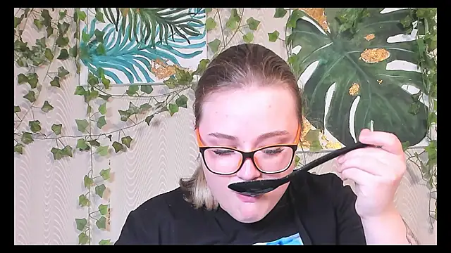 Seductive She Wolf online show from September 2025 08:26:01 PM