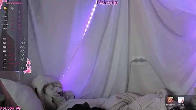 Snapshot of Seductive_She_Wolf chatting on June 2026 03:39:01 PM Seductive She Wolf online show from June 2026 03:39:01 PM