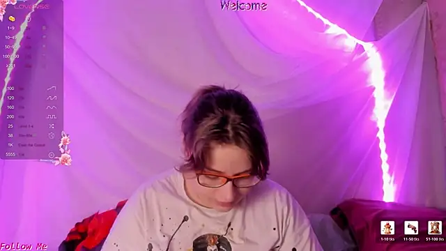 Snapshot of Seductive_She_Wolf chatting on June 2026 06:31:01 PM Seductive She Wolf online show from June 2026 06:31:01 PM