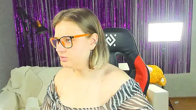 Seductive She Wolf online show from March 2025 09:45:01 AM