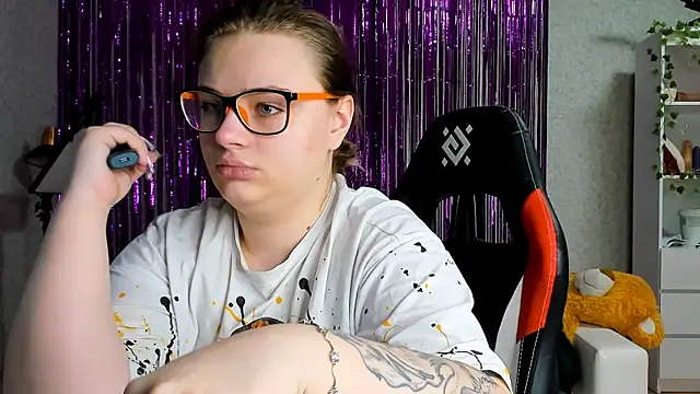 Seductive She Wolf online show from March 2025 12:50:02 PM