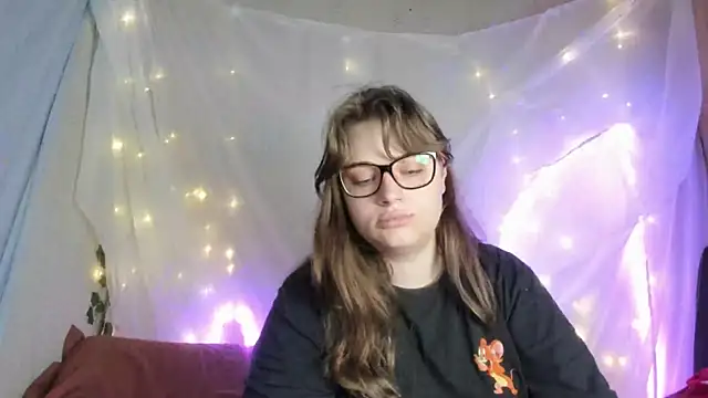 Snapshot of Seductive_She_Wolf chatting on July 2026 02:43:01 PM Seductive She Wolf online show from July 2026 02:43:01 PM