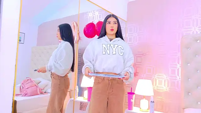 Mia-Monroe online show from February 2026 07:25:01 PM