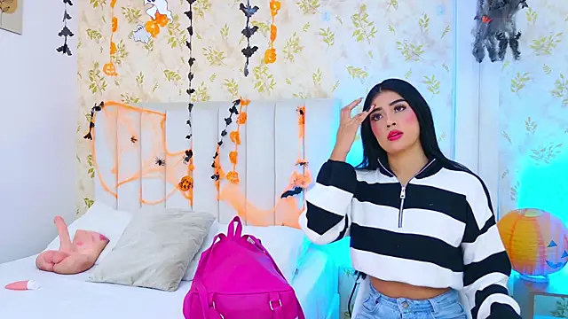 Mia-Monroe online show from October 2025 11:33:01 PM