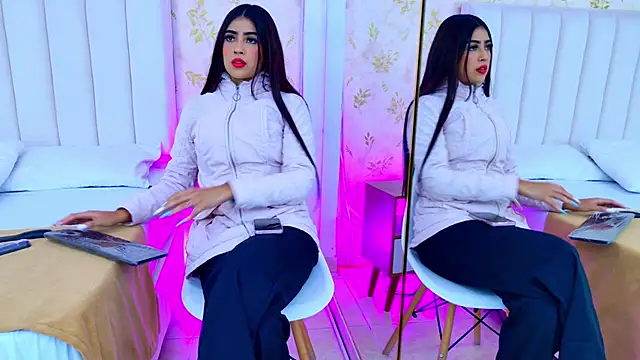 Mia-Monroe online show from October 2025 07:58:02 PM