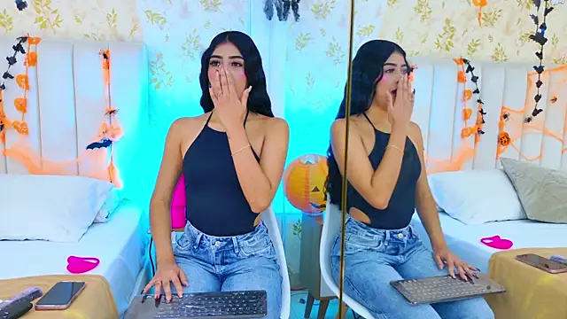 Mia-Monroe online show from November 2025 07:52:02 PM