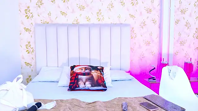 Mia-Monroe online show from November 2025 07:46:01 PM