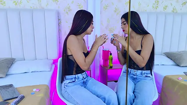 Mia-Monroe online show from October 2025 07:47:02 PM