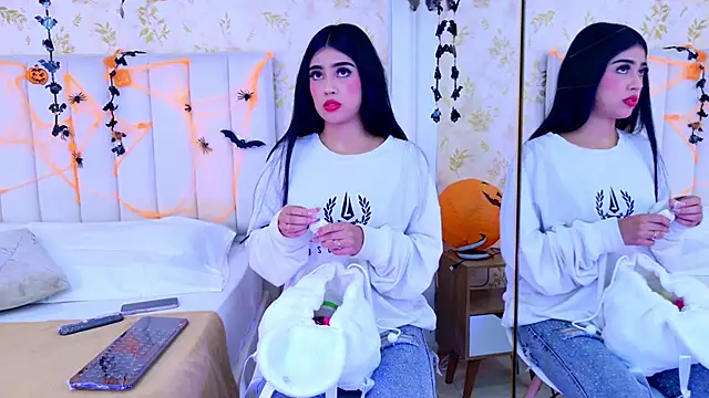 Mia-Monroe online show from October 2025 03:06:01 AM