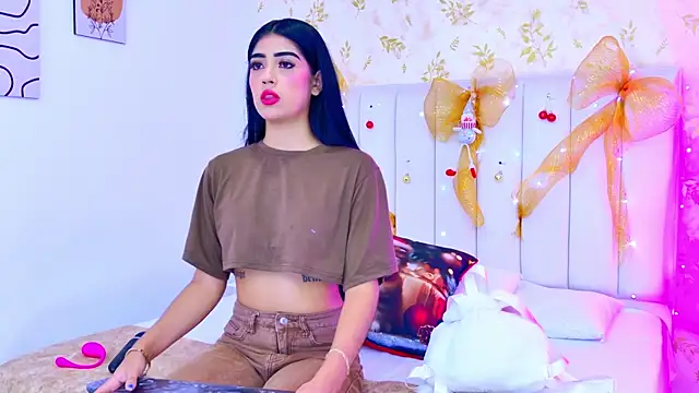 Mia-Monroe online show from December 2025 07:37:01 PM