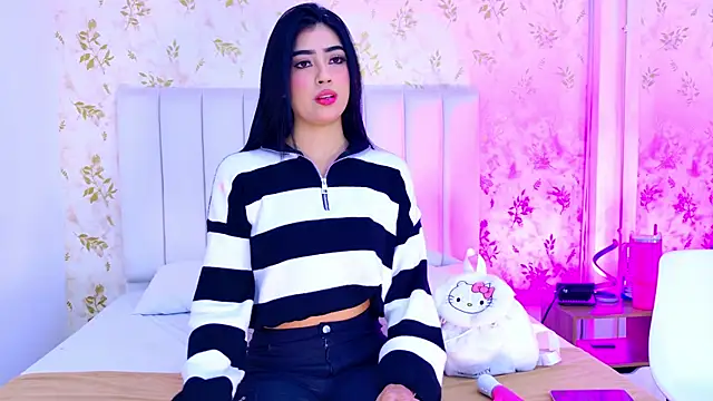 Mia-Monroe online show from November 2025 07:29:02 PM