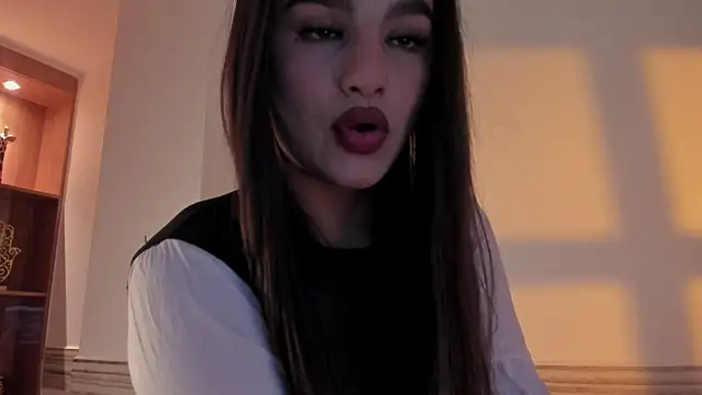 Sophia Cambpell online show from May 2026 09:58:02 PM