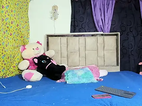 alanaanddaphne online show from May 2026 04:54:02 PM