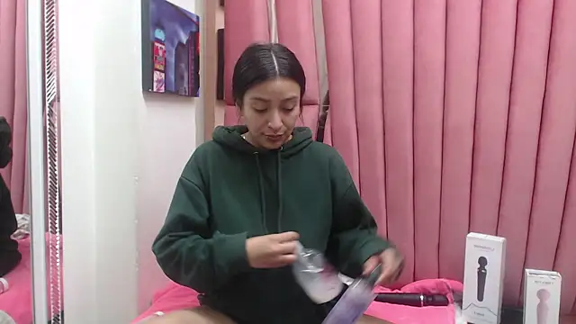 Sarah Hornny online show from September 2025 03:44:01 AM