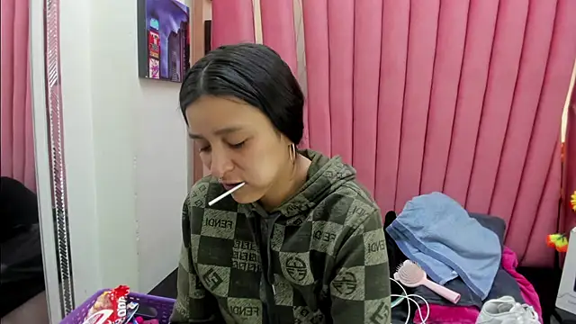 Snapshot of Sarah_Hornny chatting on February 2026 03:52:01 AM Sarah Hornny online show from February 2026 03:52:01 AM