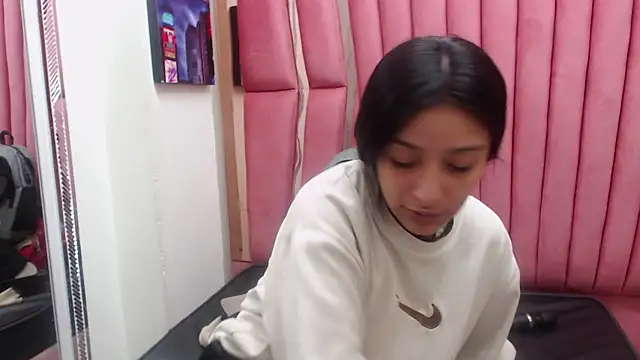 Sarah Hornny online show from October 2025 03:41:01 AM