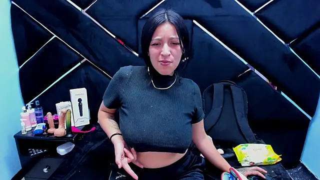 Sarah Hornny online show from November 2025 04:27:02 AM