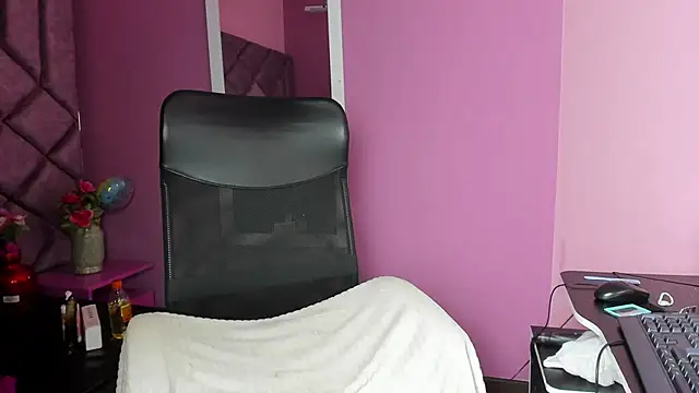 Sarah Hornny online show from March 2025 07:12:02 AM