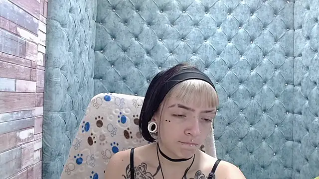 Samantha Smiith online show from October 2025 03:40:01 AM