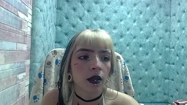 Samantha Smiith online show from November 2025 03:32:02 AM