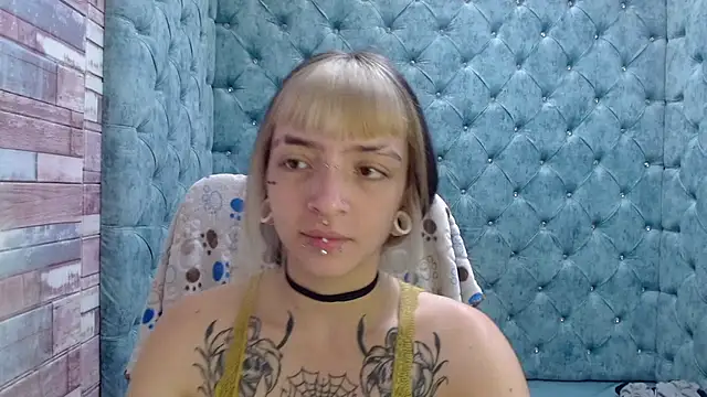 Samantha Smiith online show from October 2025 04:11:02 AM