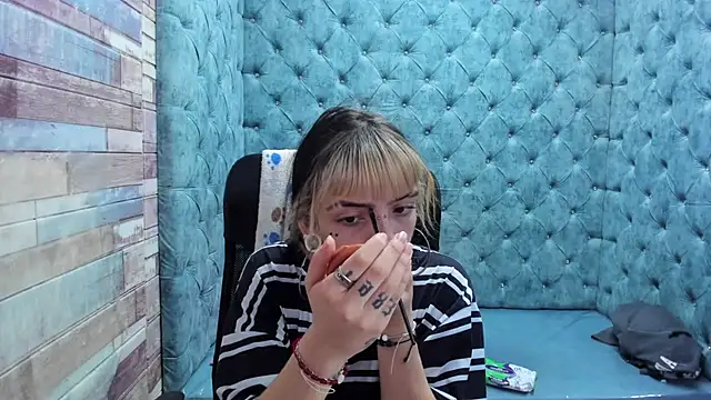 Samantha Smiith online show from November 2025 03:40:01 AM