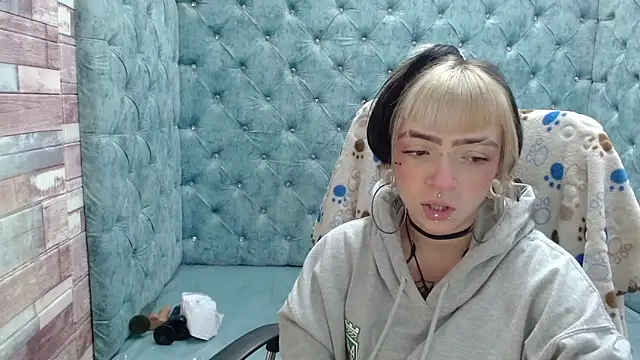 Samantha Smiith online show from October 2025 03:29:02 AM