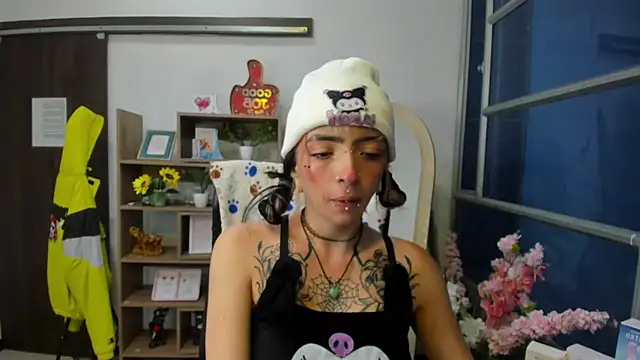 Samantha Smiith online show from September 2025 03:46:01 AM