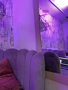 AbyThompson online show from November 2025 09:59:02 PM