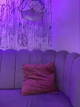 AbyThompson online show from December 2025 03:29:02 PM