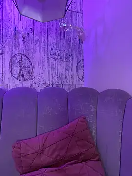 AbyThompson online show from December 2025 05:04:02 PM