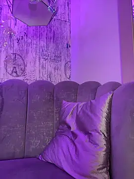 AbyThompson online show from November 2025 06:52:02 PM