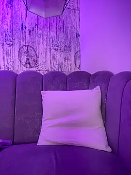 AbyThompson online show from October 2025 12:06:02 PM