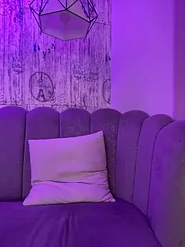 AbyThompson online show from October 2025 01:35:01 PM