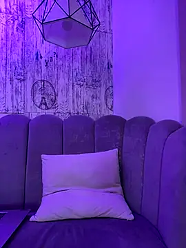 AbyThompson online show from October 2025 01:21:02 PM