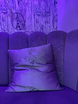 AbyThompson online show from November 2025 04:11:01 PM