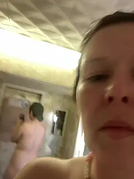 KatieBARBiE98 online show from April 2026 05:04:02 PM