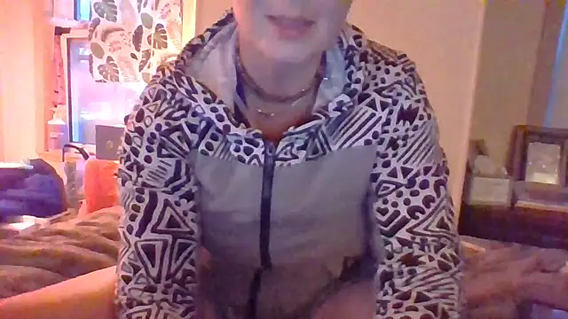 Snapshot of KatieBARBiE98 chatting on December 2024 09:41:02 PM KatieBARBiE98 online show from December 2024 09:41:02 PM