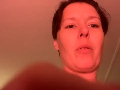Snapshot of KatieBARBiE98 chatting on October 2025 01:05:02 AM KatieBARBiE98 online show from October 2025 01:05:02 AM