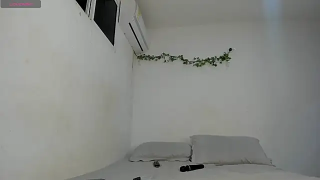 ashley lemus online show from May 2026 01:33:01 AM