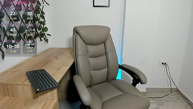 Madeleine  w online show from March 2026 12:05:01 AM