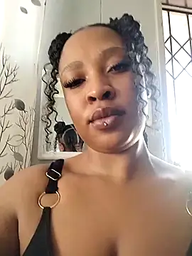 Snapshot of MelStar18xxx chatting on May 2026 10:22:01 AM MelStar18xxx online show from May 2026 10:22:01 AM
